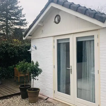Tiny House In Tuin De Statige Mariahof Vakantiehuis Dordrecht