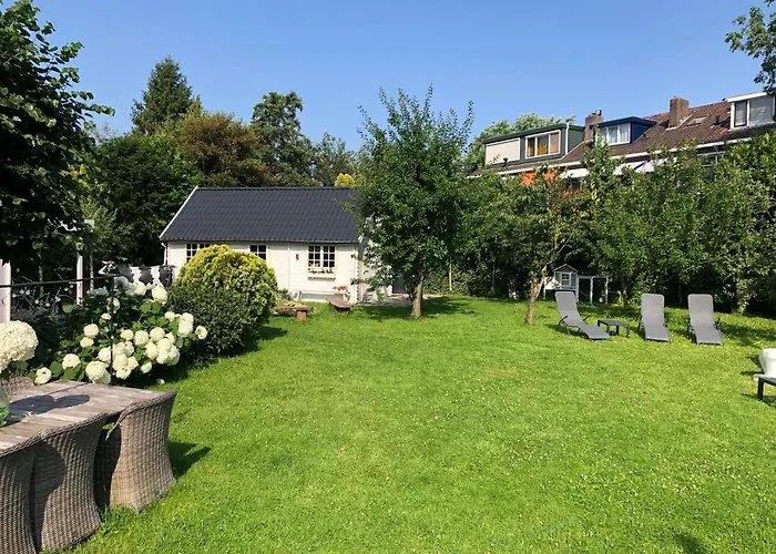 Tiny House In Tuin De Statige Mariahof * Dordrecht