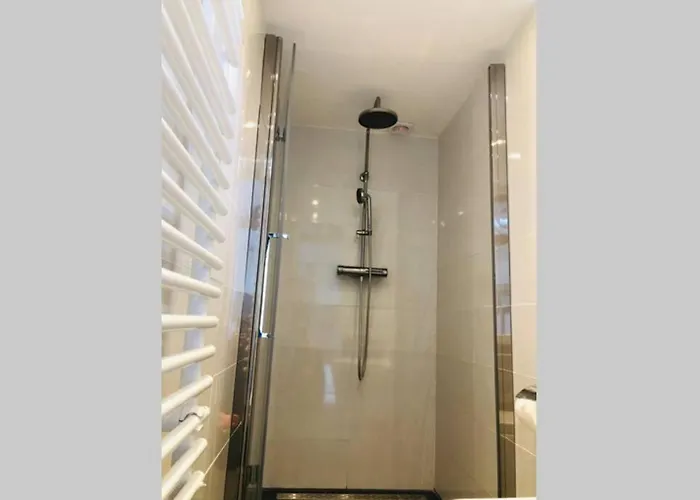 Holiday home Tiny House In Tuin De Statige Mariahof Dordrecht