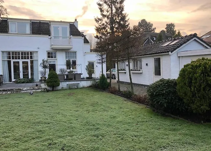 Holiday home Tiny House In Tuin De Statige Mariahof *